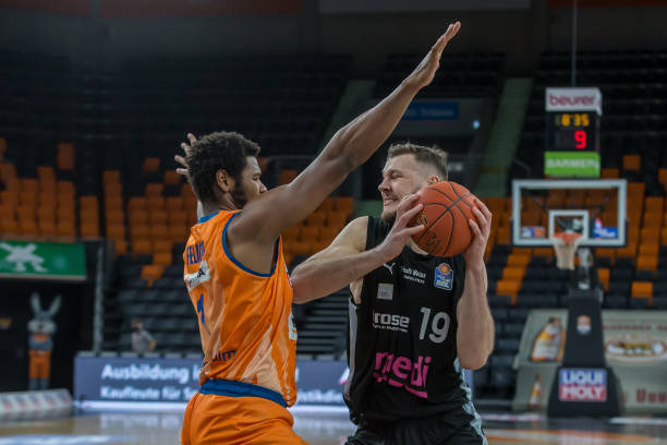 的进攻变得 的进攻变得