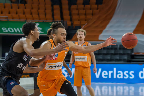 的绿茵场上 的绿茵场上