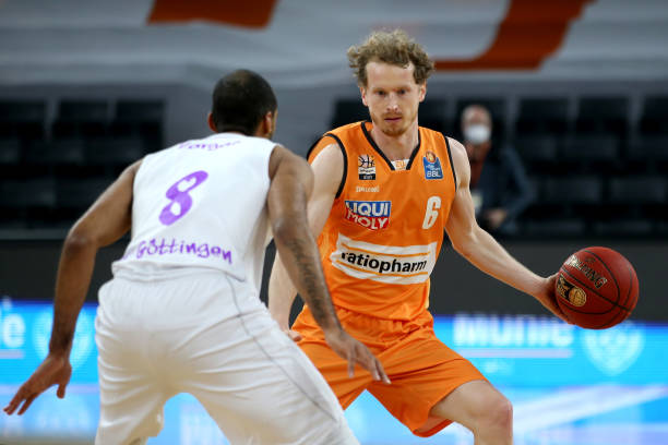 的激烈竞争 的激烈竞争